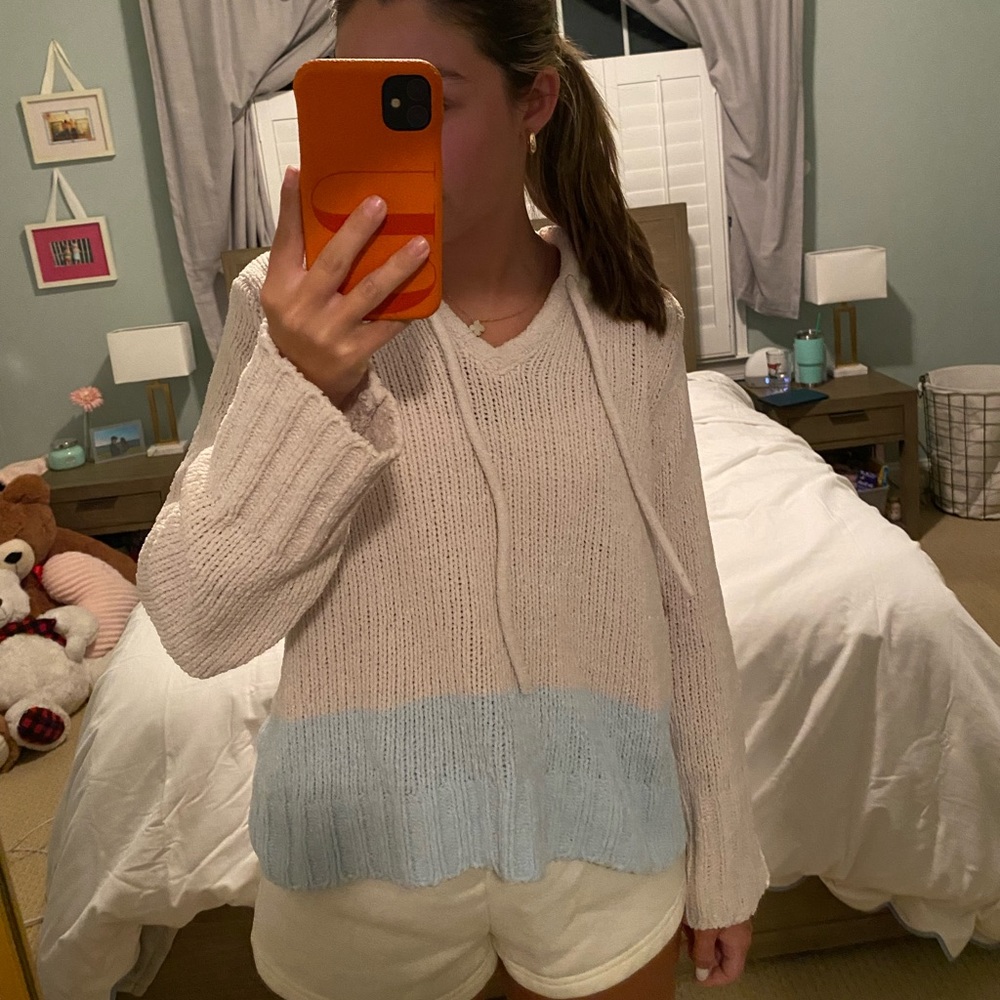 Softest Sweater from South Moon
Size XS